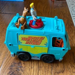 Fisher-Price Imaginext Scooby-Doo Transforming Mystery Machine Van, Scoob & Fred
